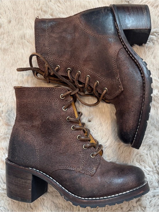 Frye Shoes - Frye Sabrina Lace-Up Boots in Brown Oiled Suede, Size 6